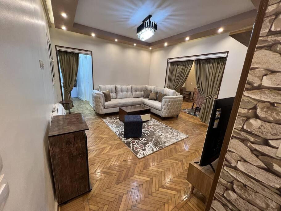 Luxurious Apartment In The Heart Of Cairo, Dokki Екстер'єр фото